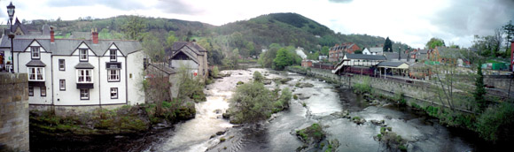 Panoramic view of Llangollen